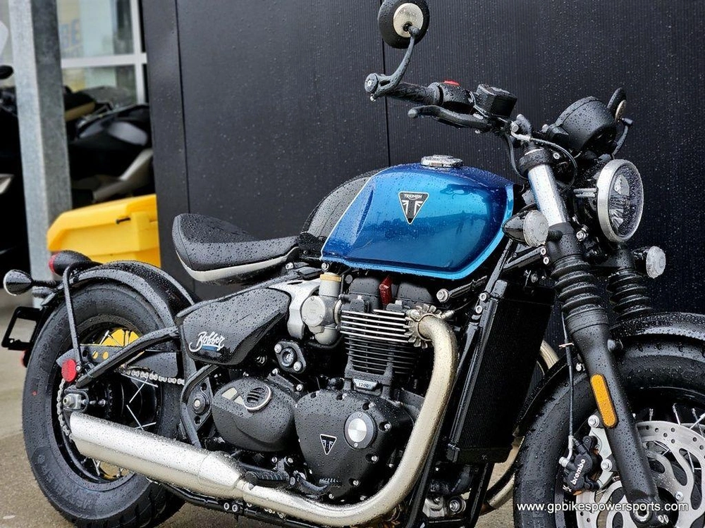 2026 Triumph Bonneville Bobber Interstellar Blue