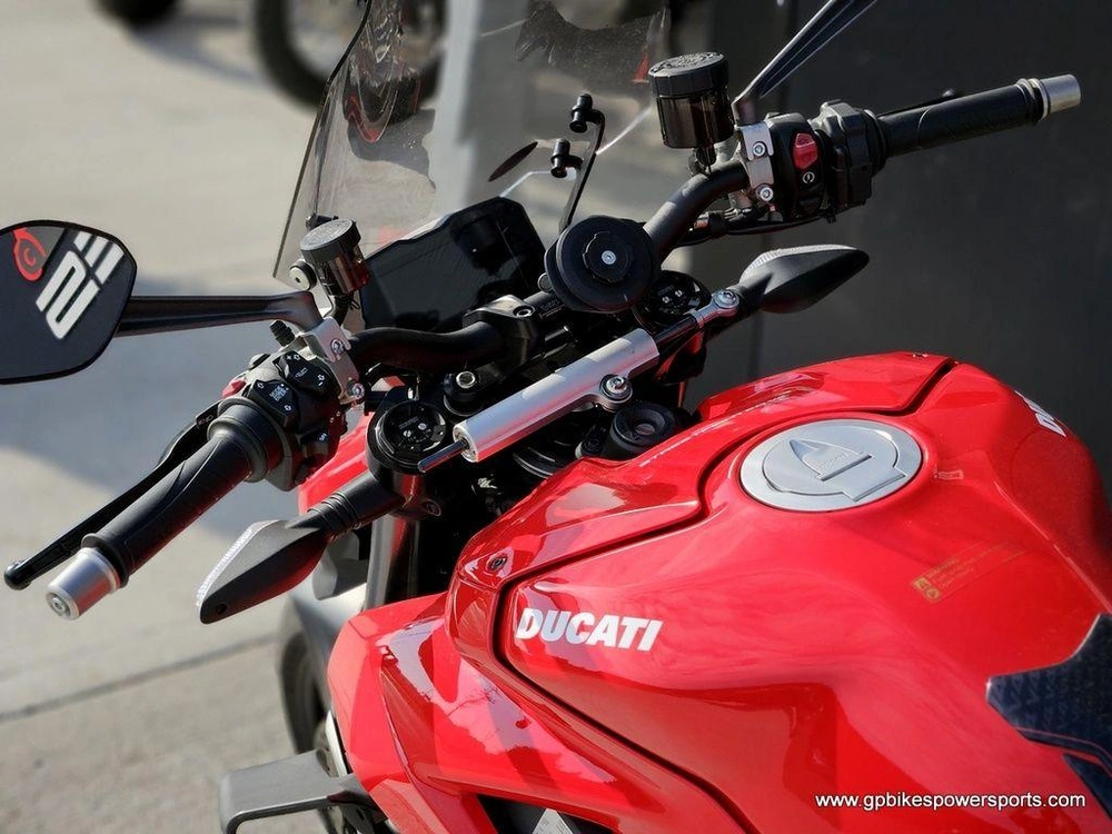 2021 Ducati Streetfighter V4 Ducati Red