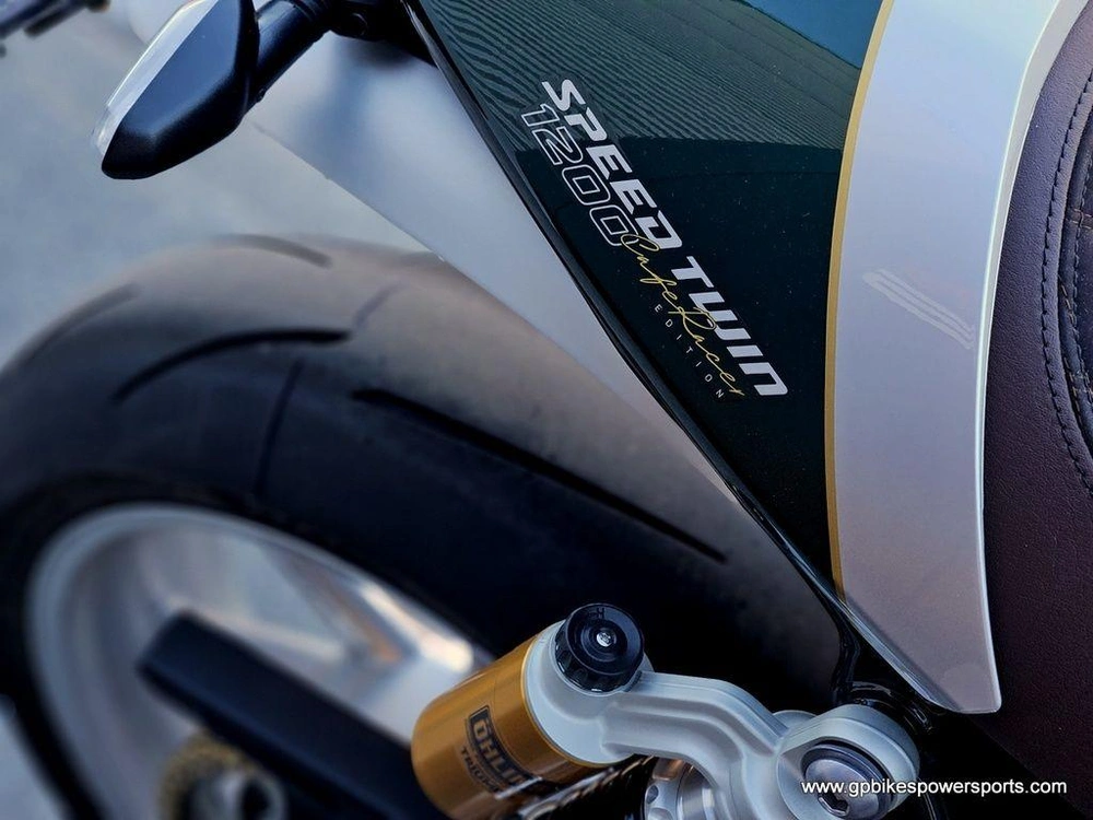 2027 Triumph Speed Twin 1200 Cafe Racer Aluminium Silver/competition Green