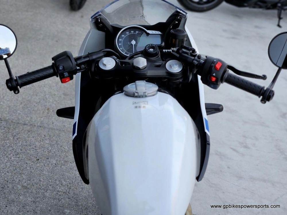 2026 Triumph Thruxton 400 White/grey