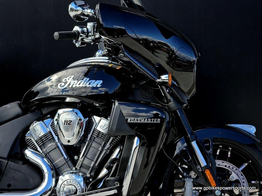 2026 Indian Motorcycle Roadmaster® Powerplus Limited 112 W/powerband A Black Metallic