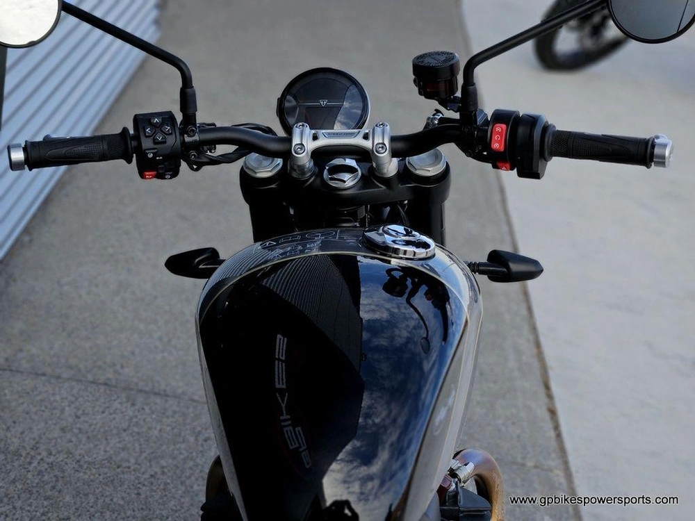 2026 Triumph Speed Twin 900 Phantom Black/aurum Gold Demo