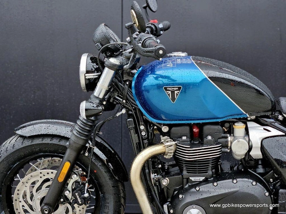 2026 Triumph Bonneville Bobber Interstellar Blue
