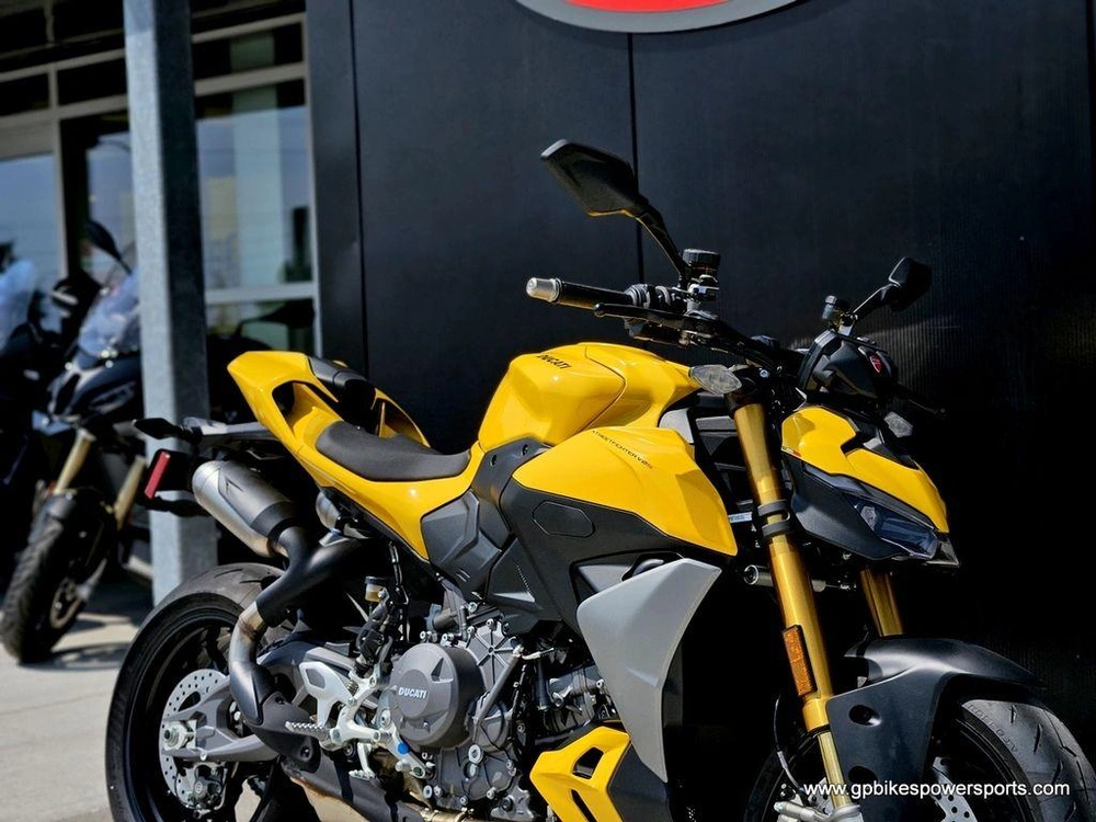 2026 Ducati Streetfighter V2 S Yellow