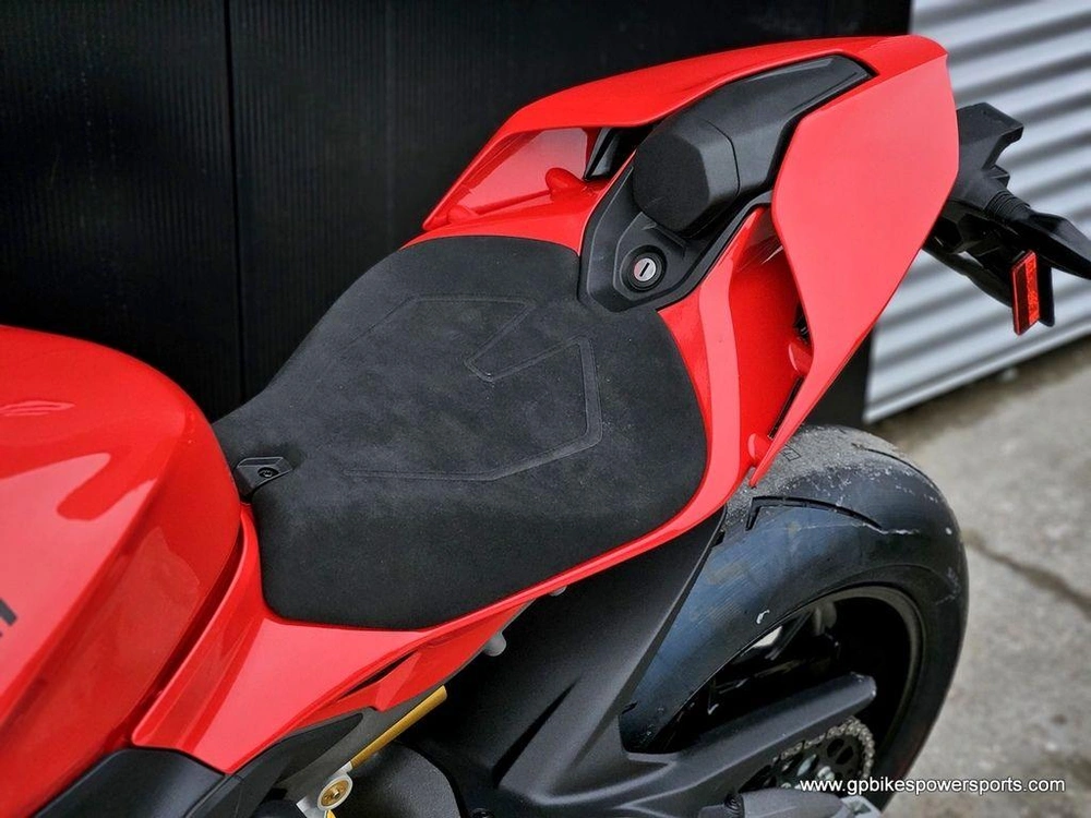 2026 Ducati Panigale V4 Red