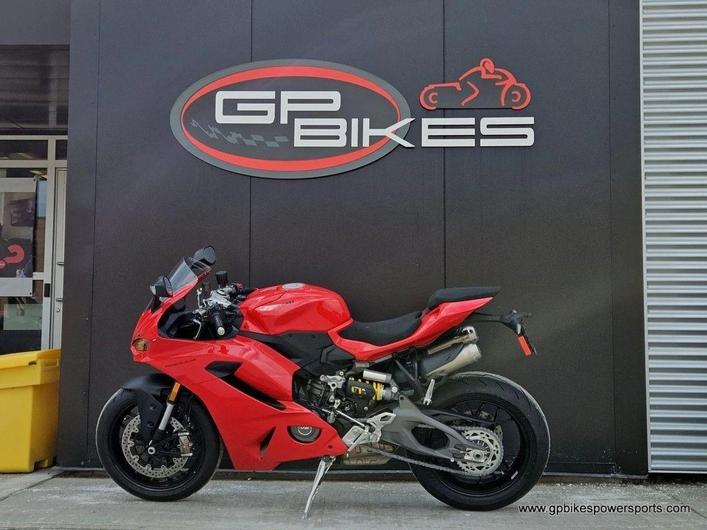 2026 Ducati Panigale V2 Red