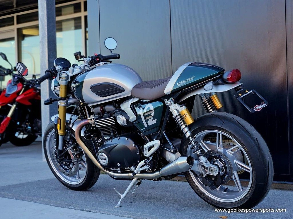 2027 Triumph Speed Twin 1200 Cafe Racer Aluminium Silver/competition Green