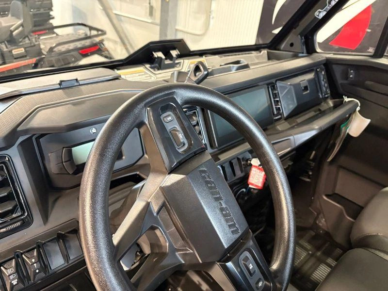 Can-am Defender Xt Cab Hd11 With 10.25 In. Infotainment 2026
