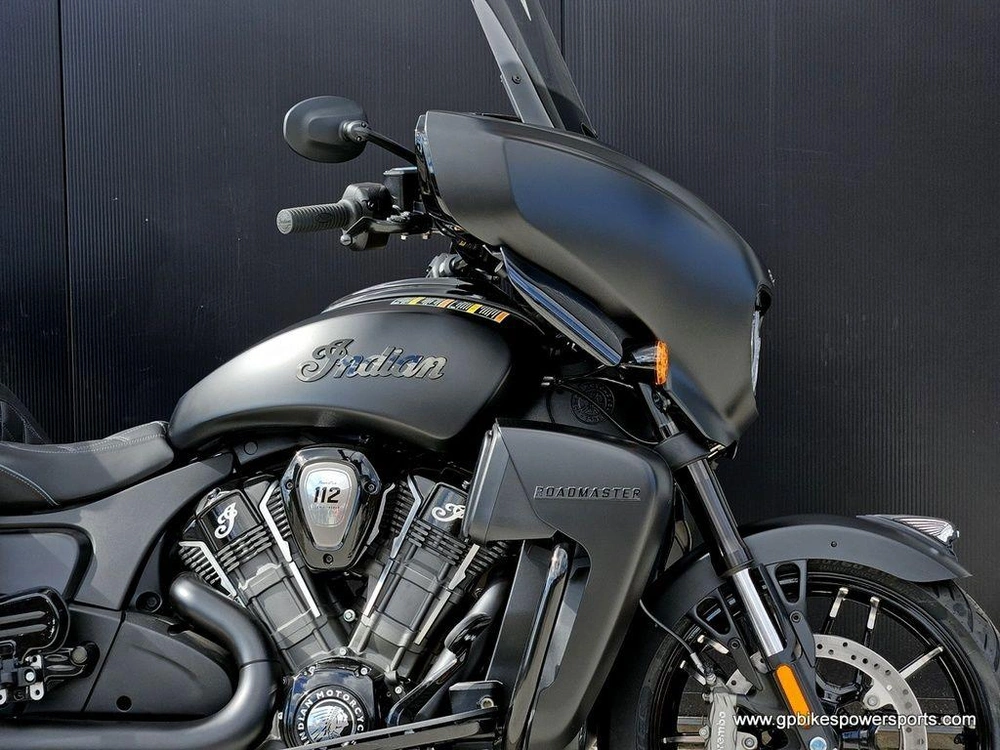 2026 Indian Motorcycle Roadmaster® Powerplus Dark Horse® 112 Black Smoke