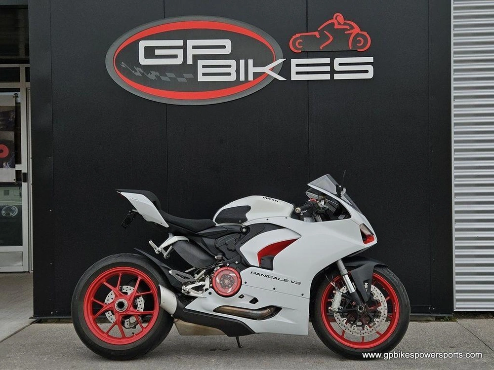 2021 Ducati Panigale V2 White Rosso Livery
