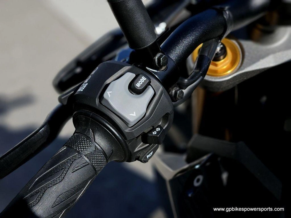 2025 Suzuki Gsx-s1000a