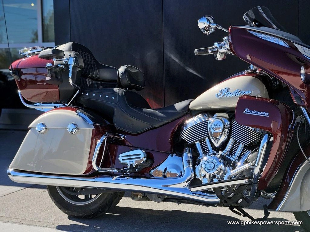 2025 Indian Motorcycle Roadmaster® Maroon Metallic/silver Quartz Metallic
