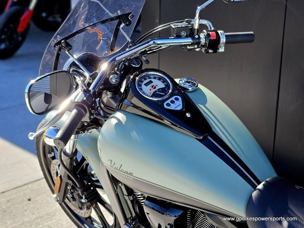 2023 Kawasaki Vulcan 900 Custom