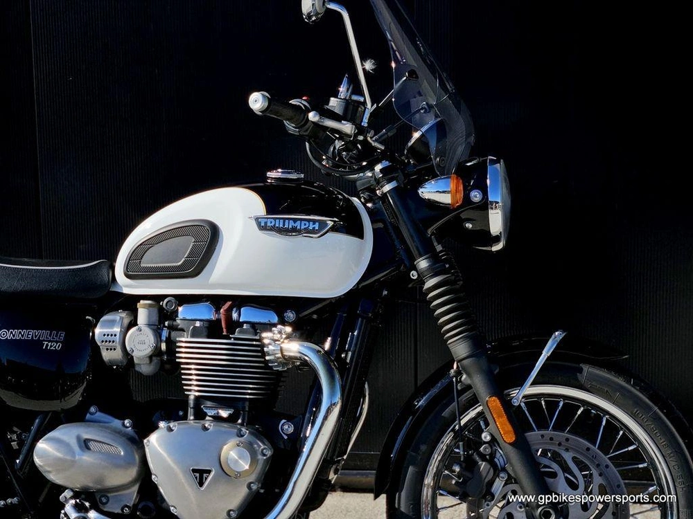2016 Triumph Bonneville T120 Jet Black Pure White
