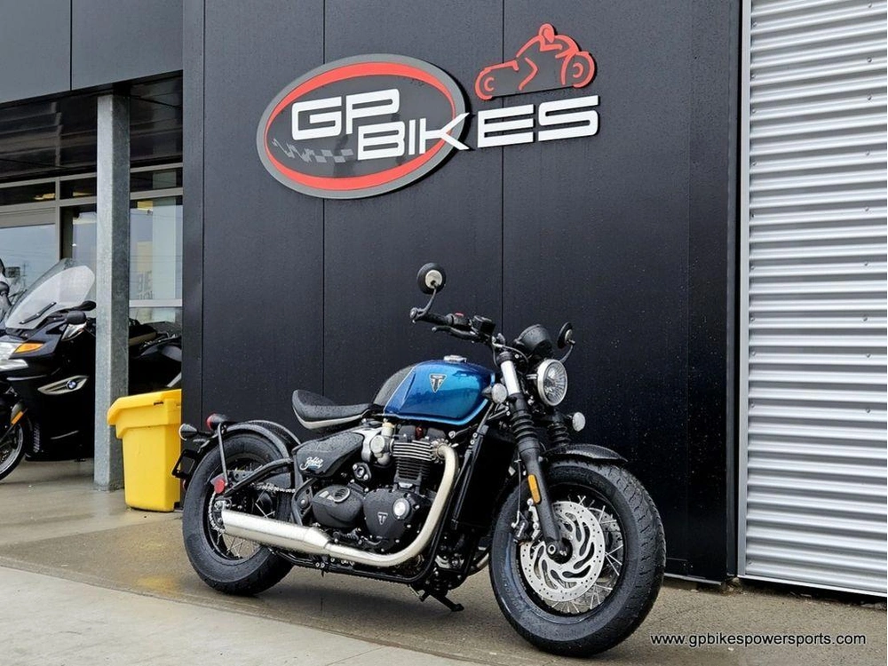 2026 Triumph Bonneville Bobber Interstellar Blue