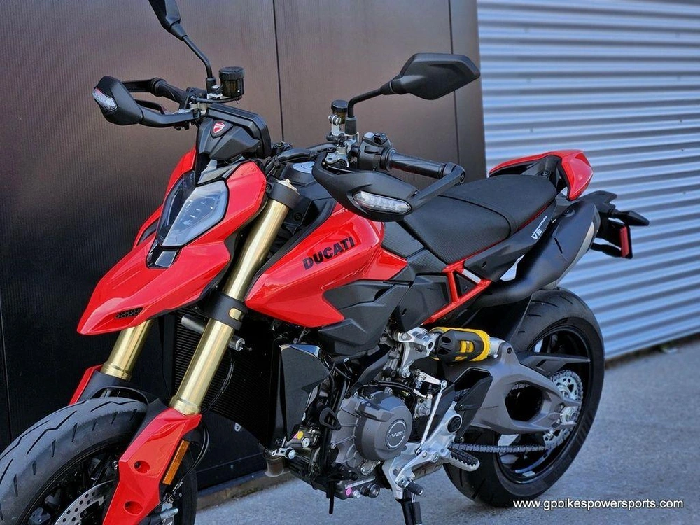 2026 Ducati Hypermotard V2