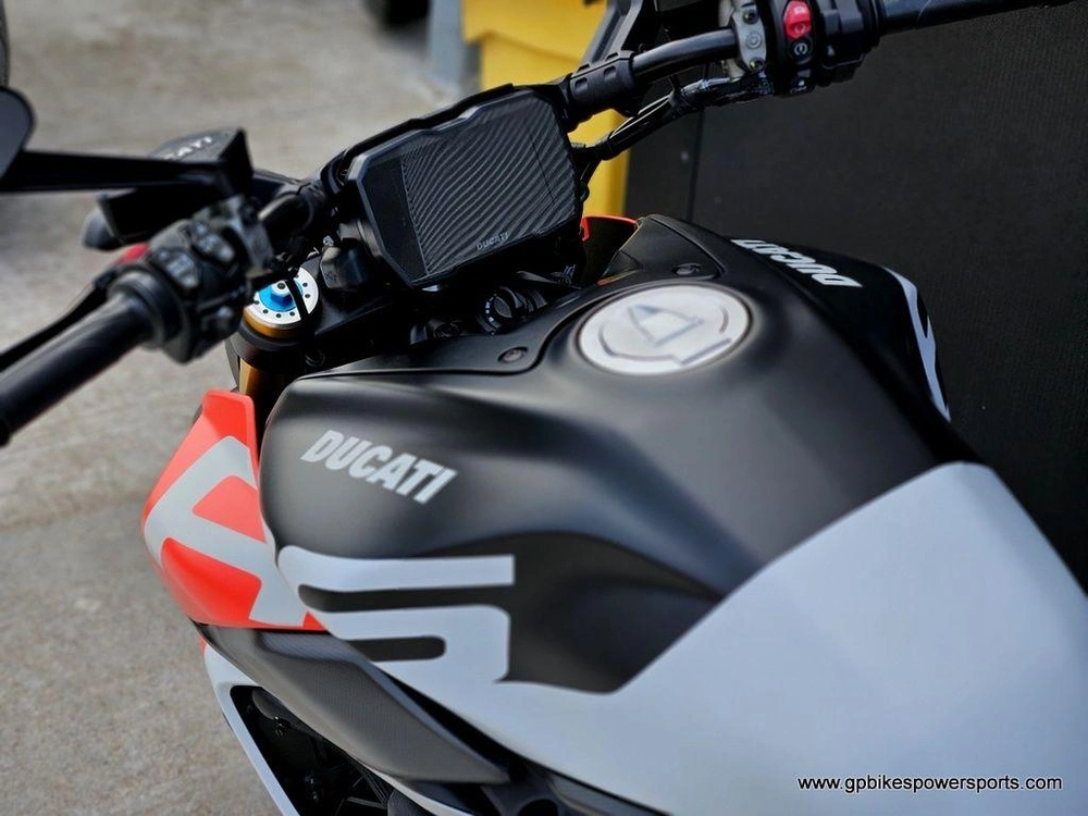 2026 Ducati Diavel V4 Rs Livery