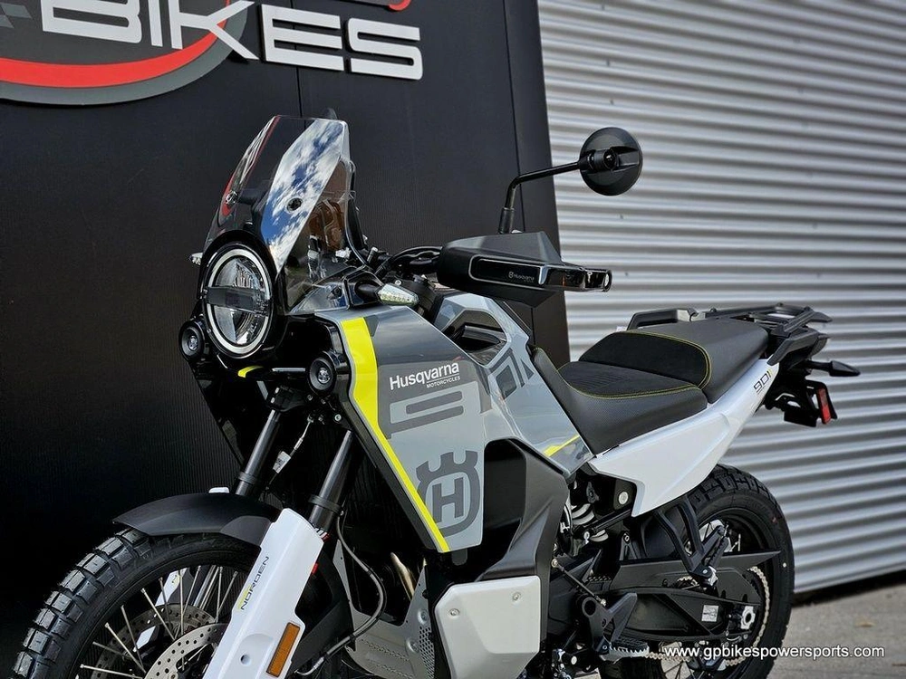 2025 Husqvarna Norden 901