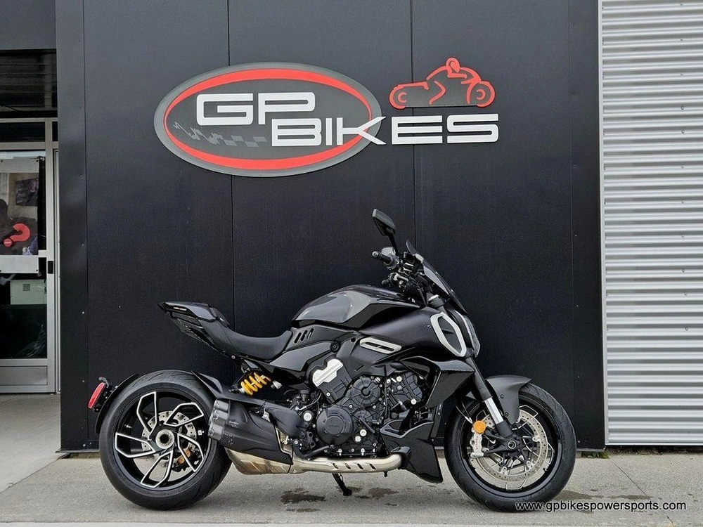 2023 Ducati Diavel V4 Thrilling Black