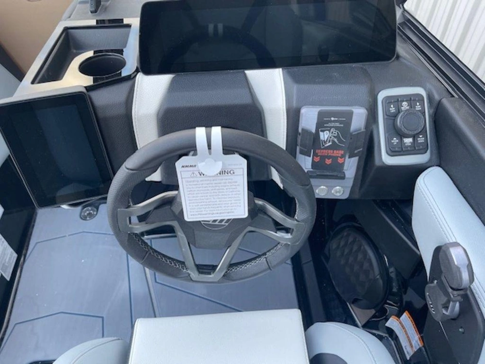 2026 Malibu 22 Lsv alt