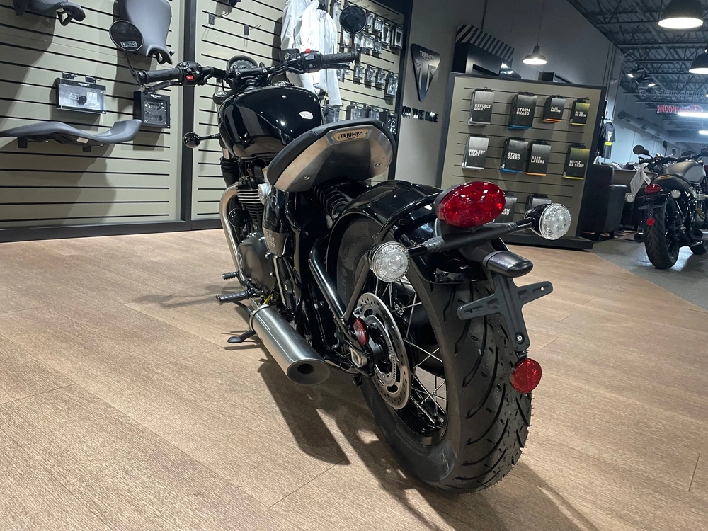 2026 Triumph Bonneville Bobber - Jet Black alt