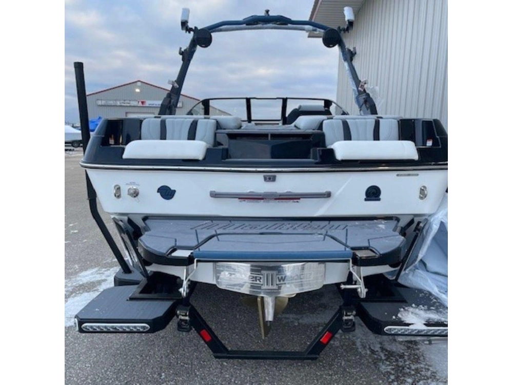 2026 Malibu 22 Lsv alt