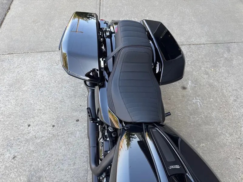 2025 Harley-Davidson FLHX - Street Glide® thumbnail 18