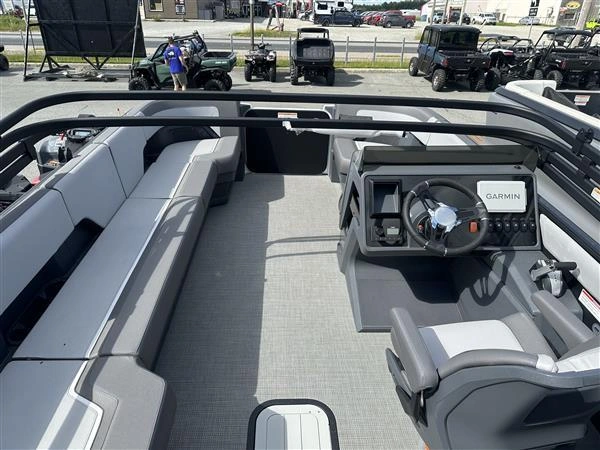 2025 Manitou Cruise Bench 22 alt