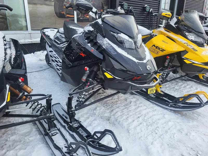 2024 Ski-Doo MXZ X 600R 137"