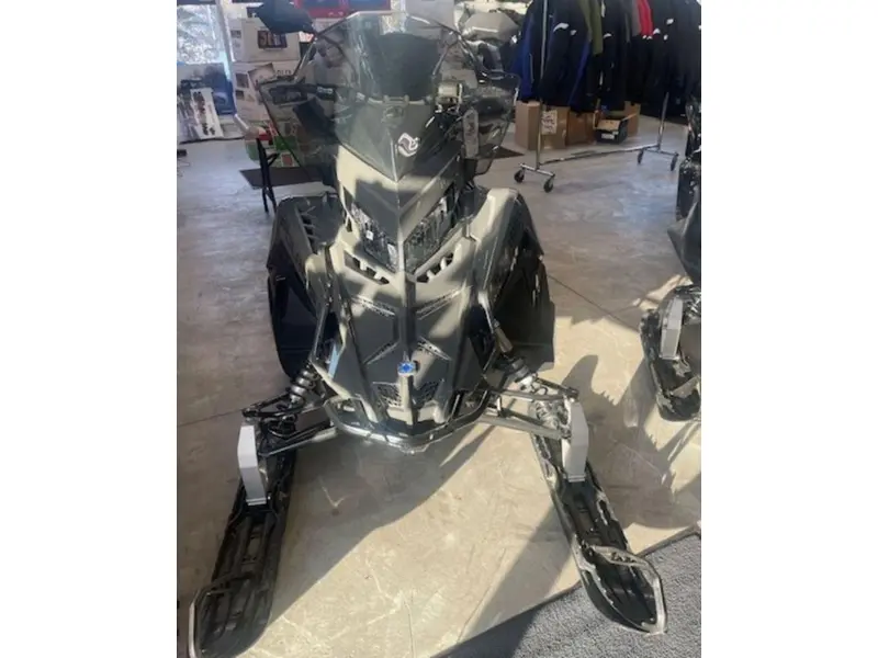 2025 Polaris 650 TITAN Adventure 155 1.8"