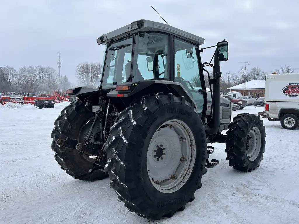 1998 White 6710