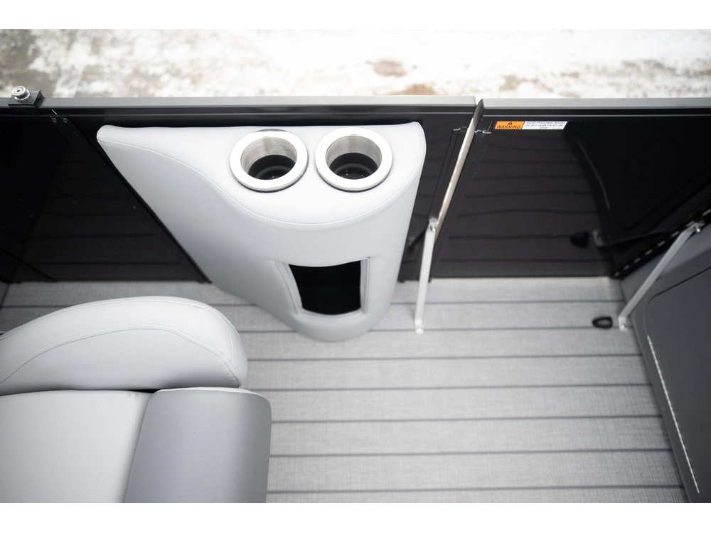 2026 Suncatcher Fusion 322ss alt