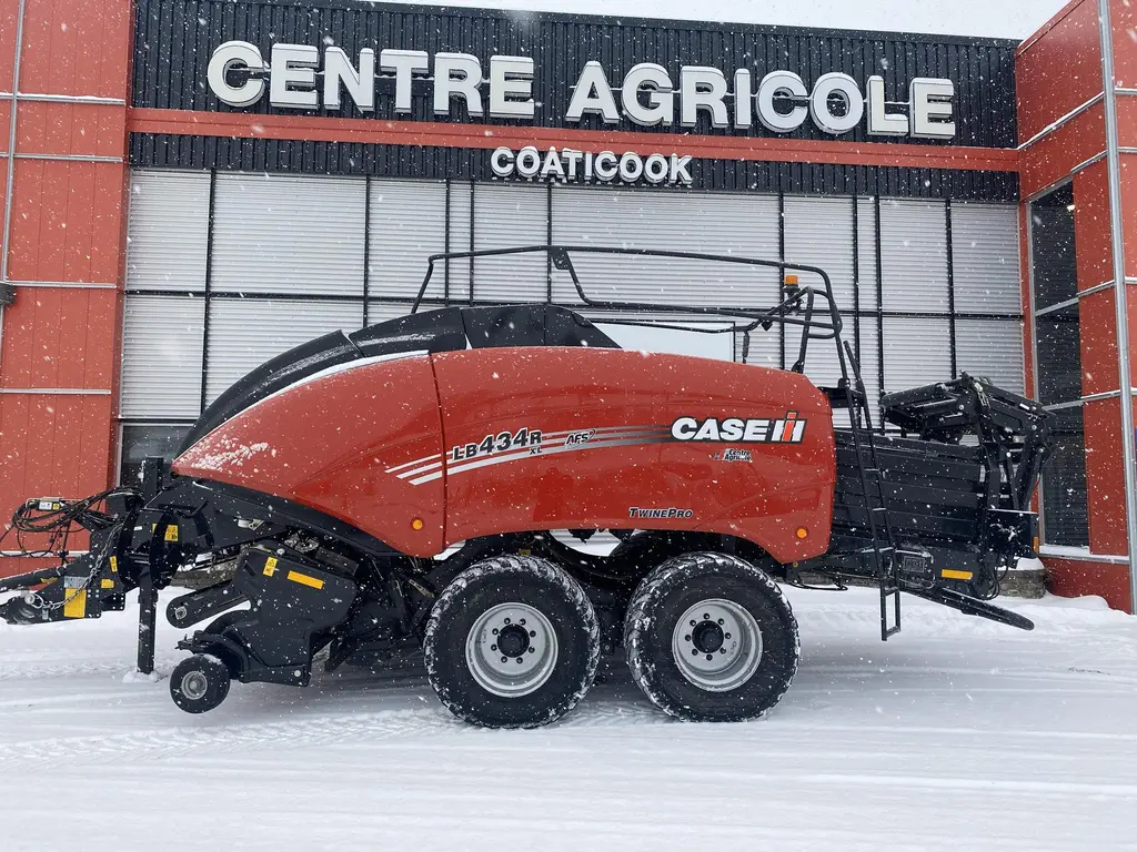 2023 Case IH LB434XL