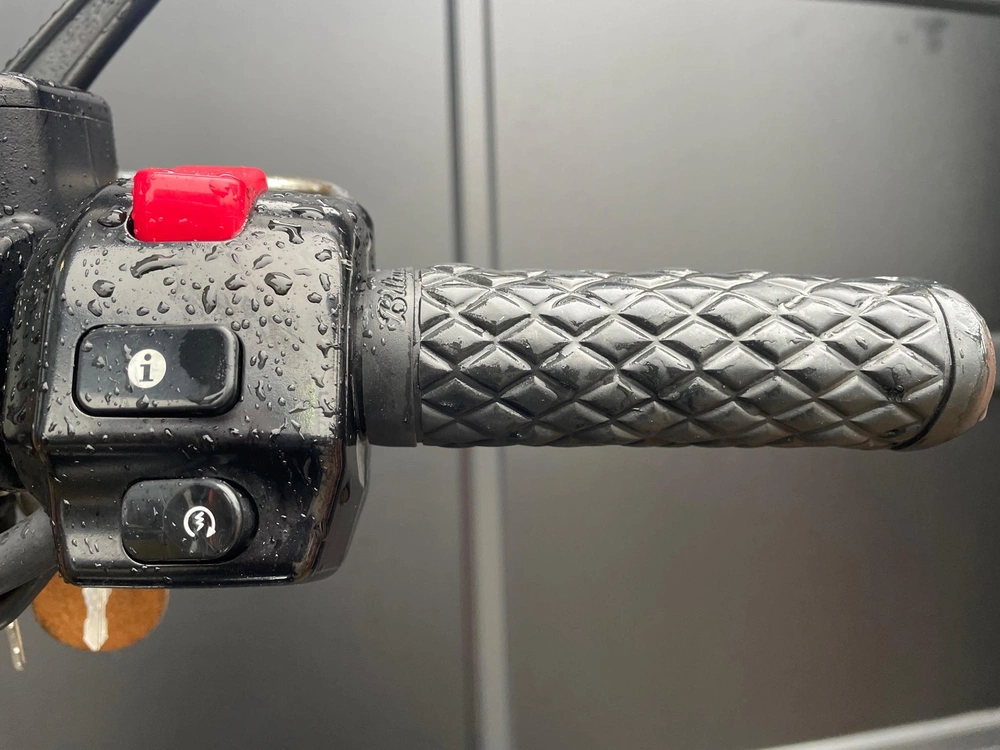 2011 Triumph Thunderbird Storm alt