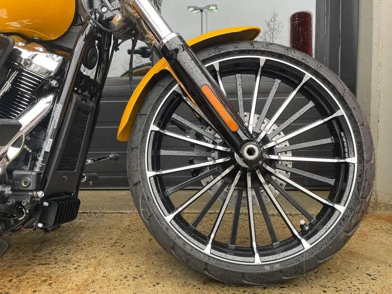 2025 Harley-Davidson FXBR - Breakout™ thumbnail 5