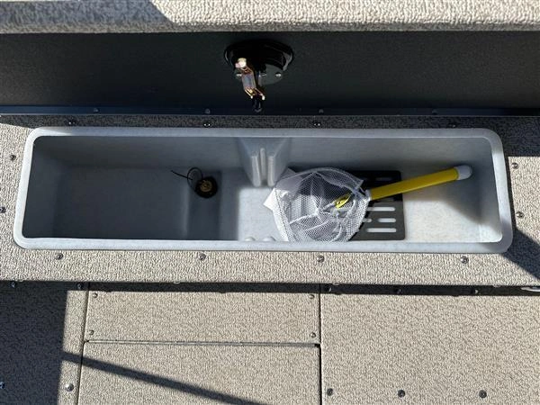 Lund Boat Co 1875 Alaskan Tiller 2024 alt