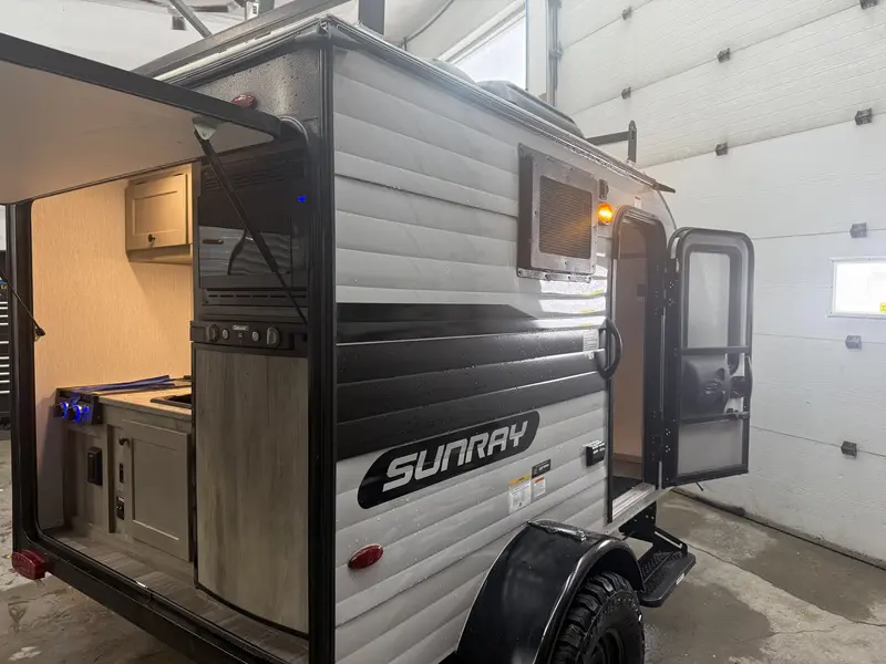 2027 Sunset Park RV Sunray 109