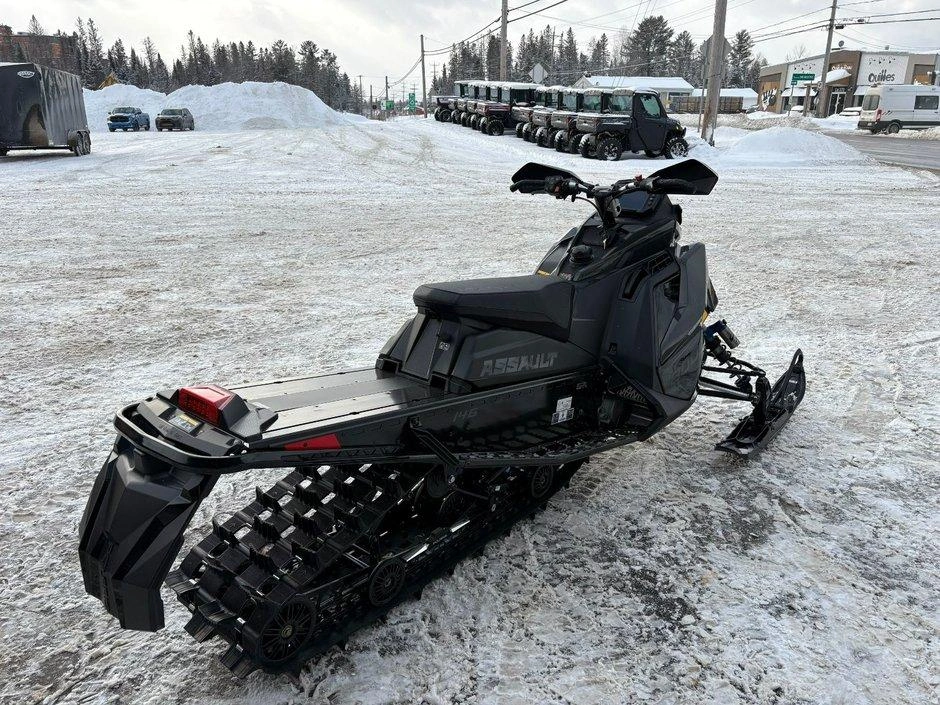 Polaris Polaris 850 Boost Assault Switchback 2025 alt