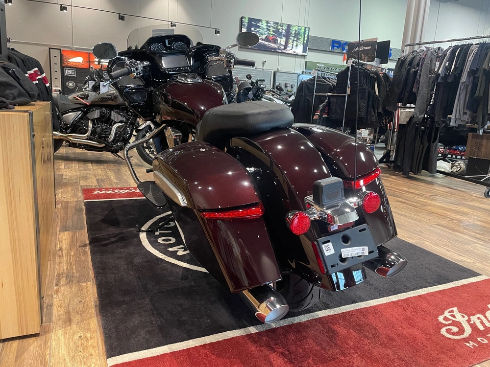 2026 Indian Motorcycle Challenger Limited 112 - Crimson alt