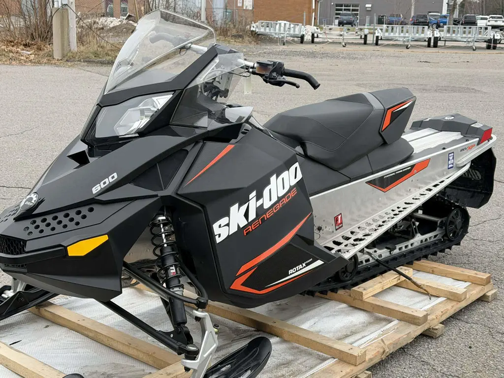 2019 Ski-Doo RENEGADE 600 CARB