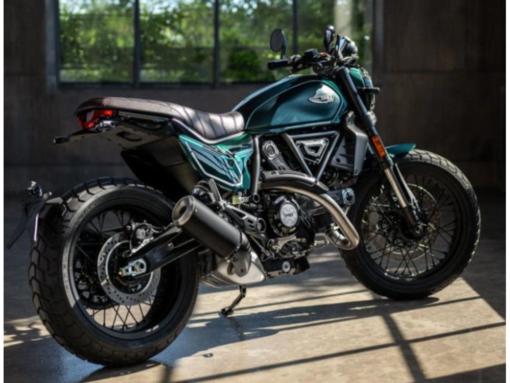 2026 Ducati Scrambler Nightshift Emerald alt