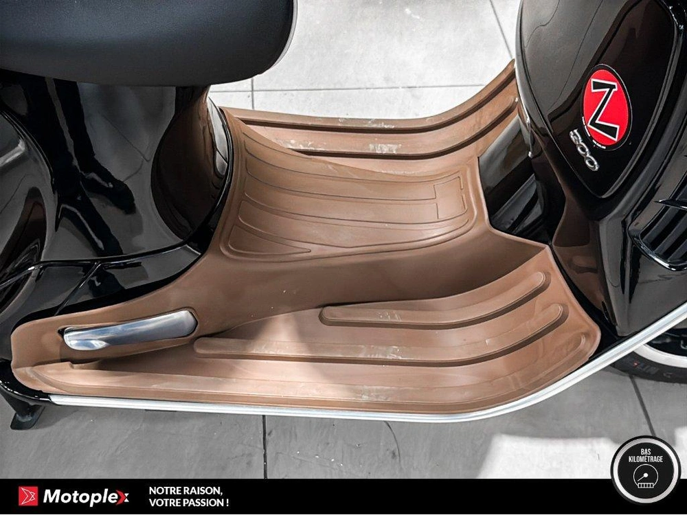 Vespa Gts 300 Scooter 2018 alt