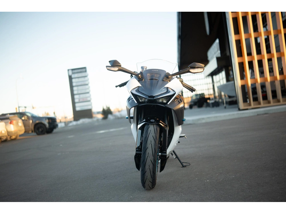 2026 Cfmoto 675 Ss alt