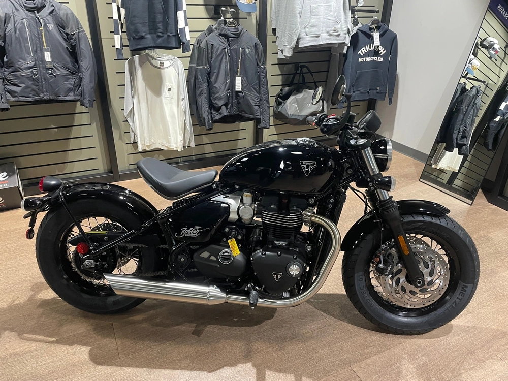 2026 Triumph Bonneville Bobber - Jet Black alt