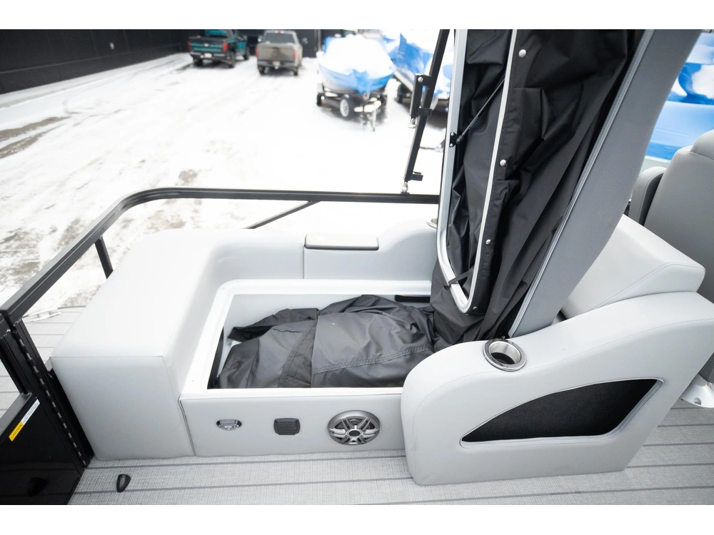 2026 Suncatcher Fusion 322ss alt