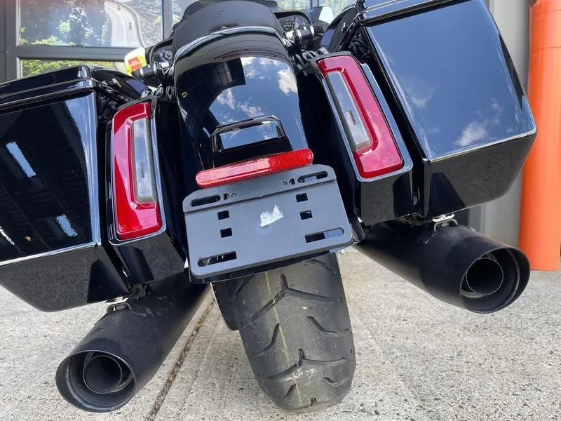 2025 Harley-Davidson FLHX - Street Glide® thumbnail 19