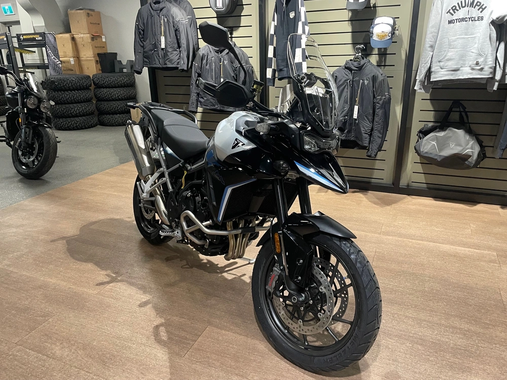 2026 Triumph Tiger 900 Alpine Edition - Snowdonia White alt