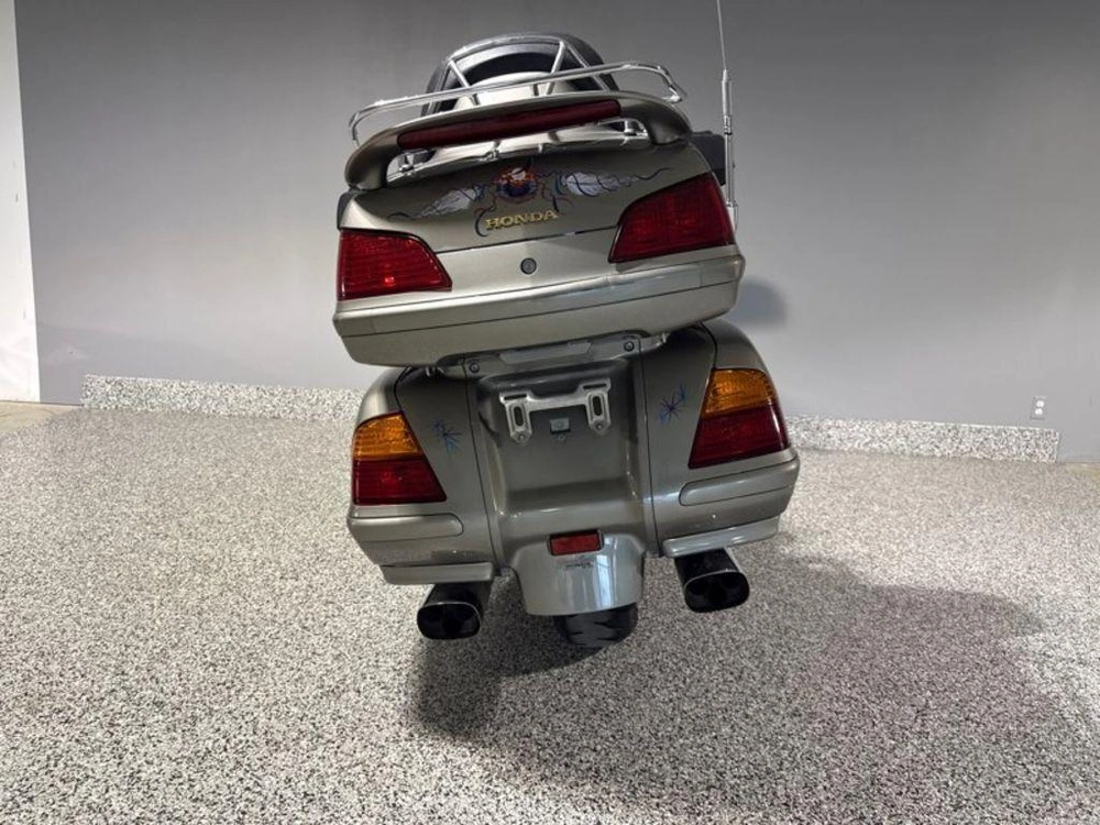 2002 Honda Gold Wing alt