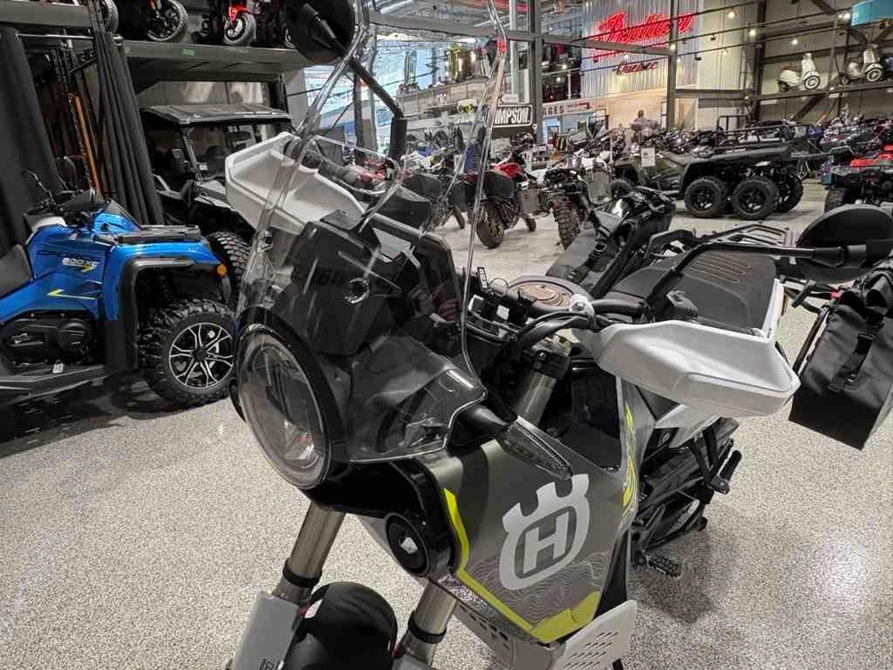 2025 Husqvarna Norden 901 Expedition alt