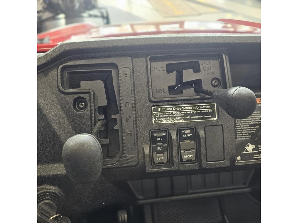 2025 Honda Pioneer 1000 Base alt